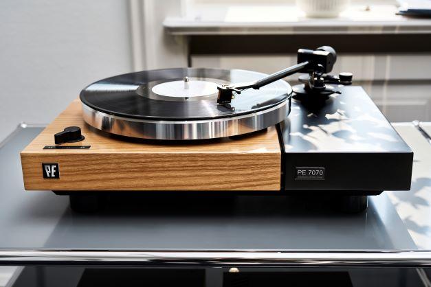 Abverkauf PE Plattenspieler 