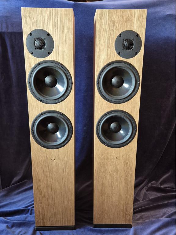 Die Oephi Ascendence 2  überzeugen in jeder Hinsicht ...schreibt Wolfgang Kemper in Hifi Statement