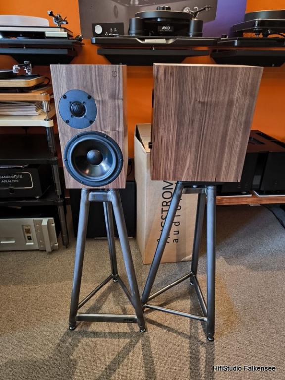 Die Oephi Ascendence 2  überzeugen in jeder Hinsicht ...schreibt Wolfgang Kemper in Hifi Statement