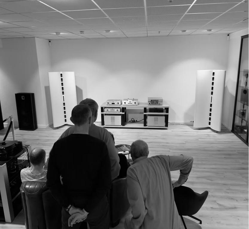 Wir laden Sie herzlich zu unserem monatlichen Hifi-Stammtisch ein!