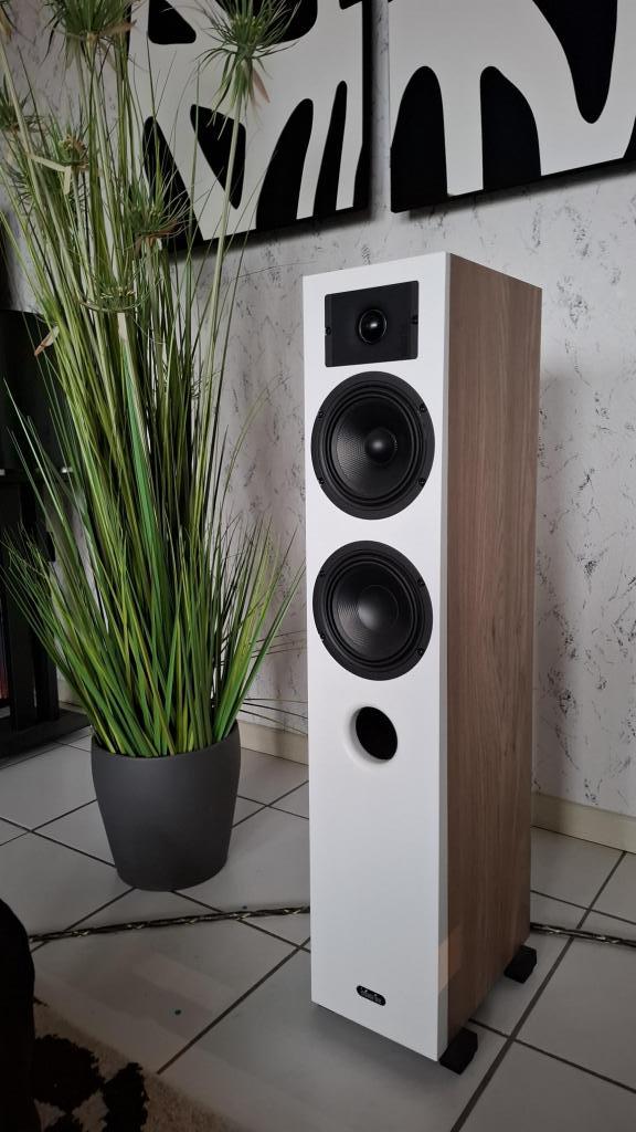 INDIANA LINE - DIVA 5 - Musikalisches Allroundtalent und Weihnachtsangebot  