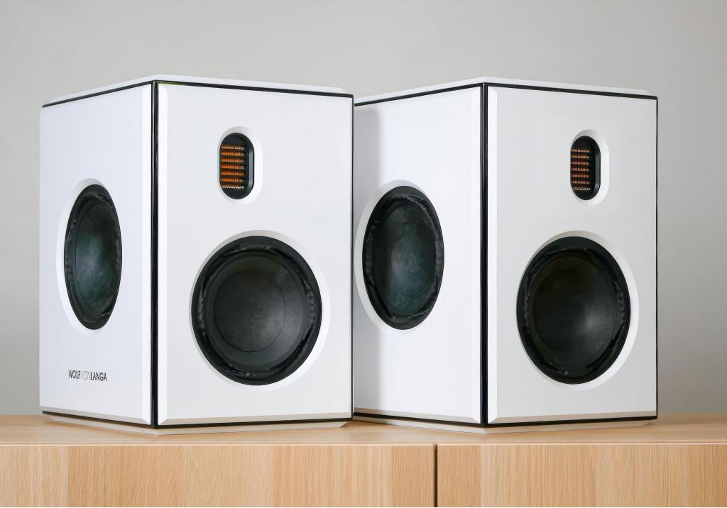 WOLF VON LANGA® 11334 SERENDIPITY+. Der Universal-Lautsprecher! Wolf von Langa Premium High-End Lautsprecher