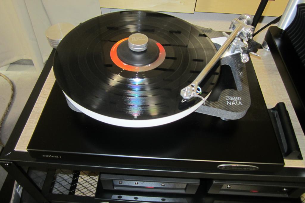 REGA NAIA Plattenspieler der Spitzenklasse