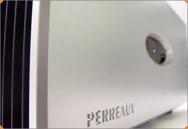 Perreaux aus Neuseeland hier bei uns in Berlin feinste Elektronik auf Referenzniveau: Perreaux