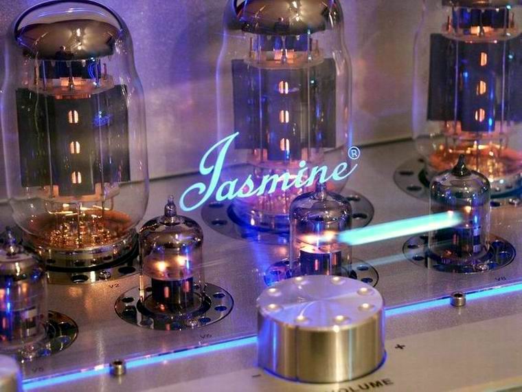 Jasmine `Concerto´ : KT88 Röhrenvollverstärker, fernbedienbar!!! Jasmine `Concerto´ - schwarz und silbern lieferbar