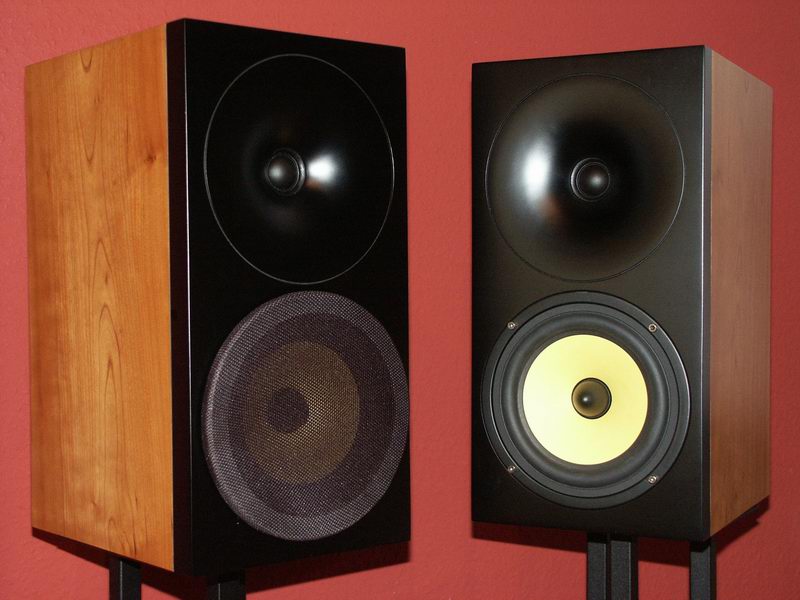 Speakers Delight - A1: Bassreflex- Kompaktlautsprecher mit Hochtonhorn Speakers Delight - A1 mit Holz- Hochtonhorn